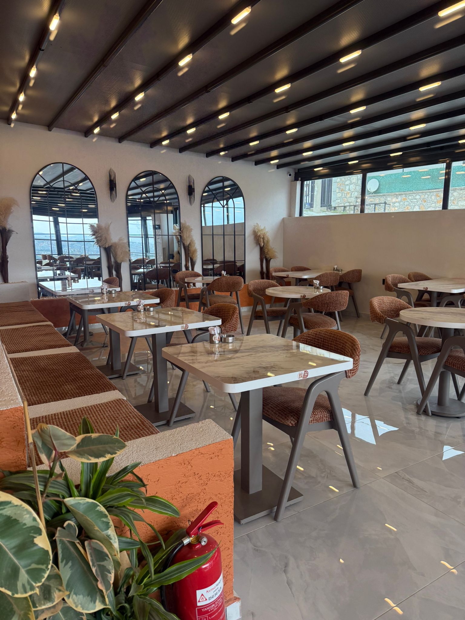 Yalova Deep Corner